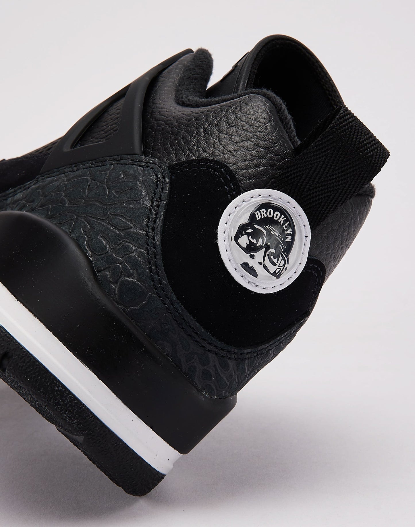Jordan Spizike Low