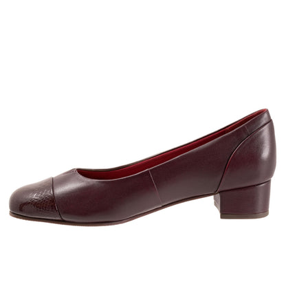 Trotters Daisy T2053-651 Womens Burgundy Leather Slip On Pumps Heels Shoes