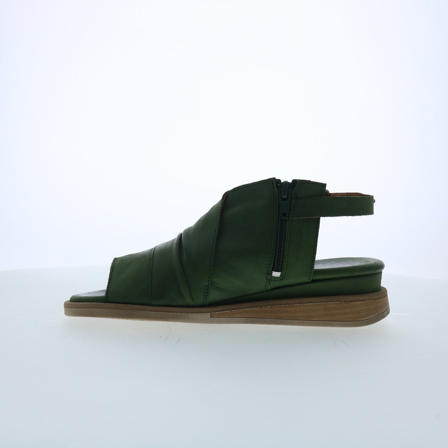 Miz Mooz Conor Womens Green Leather Hook & Loop Slingback Sandals Shoes