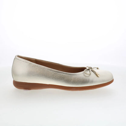 Trotters Dellis T2054-709 Womens Silver Leather Slip On Ballet Flats Shoes