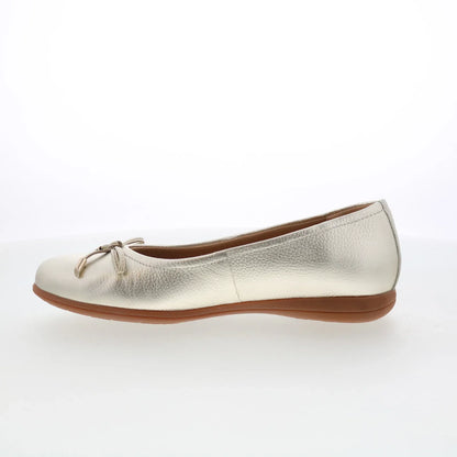 Trotters Dellis T2054-709 Womens Silver Leather Slip On Ballet Flats Shoes