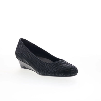 Trotters Lauren T1110-001 Womens Black Leather Slip On Loafer Flats Shoes