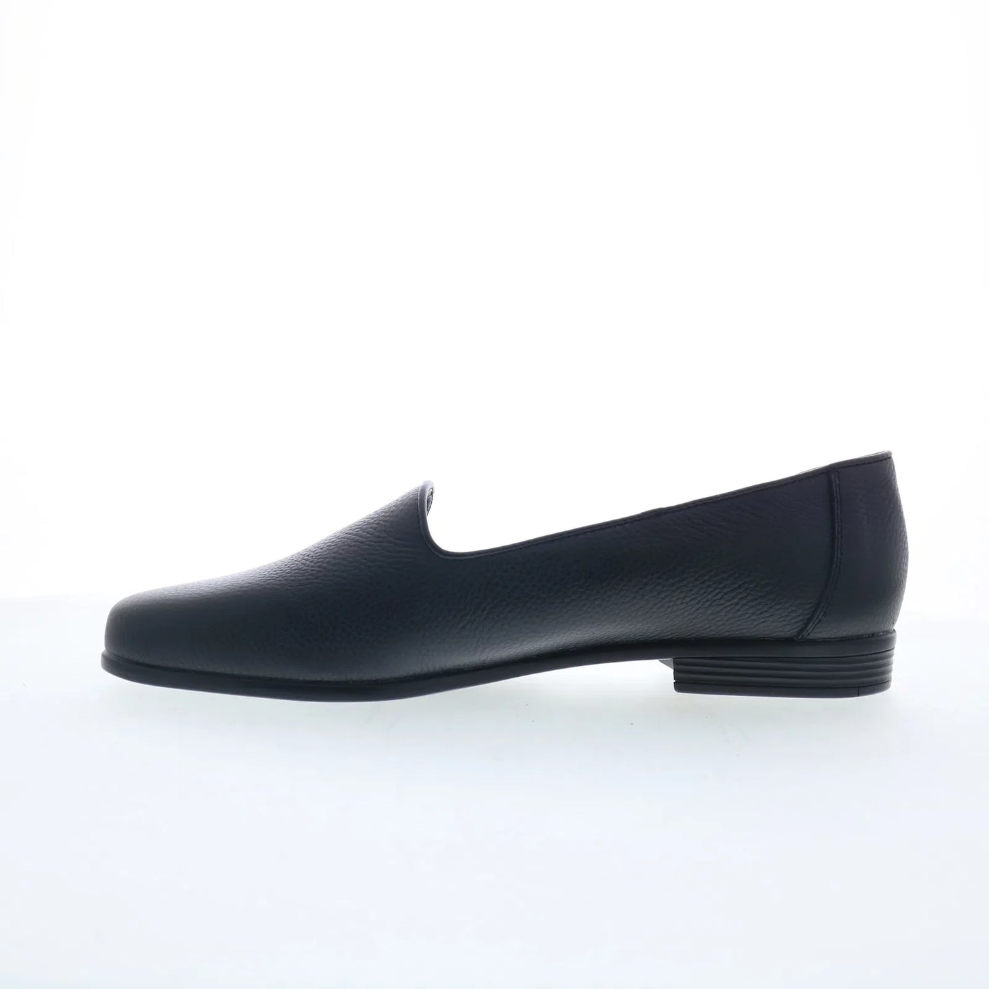 Trotters Liz Tumbled T1807-001 Womens Black Leather Loafer Flats Shoes