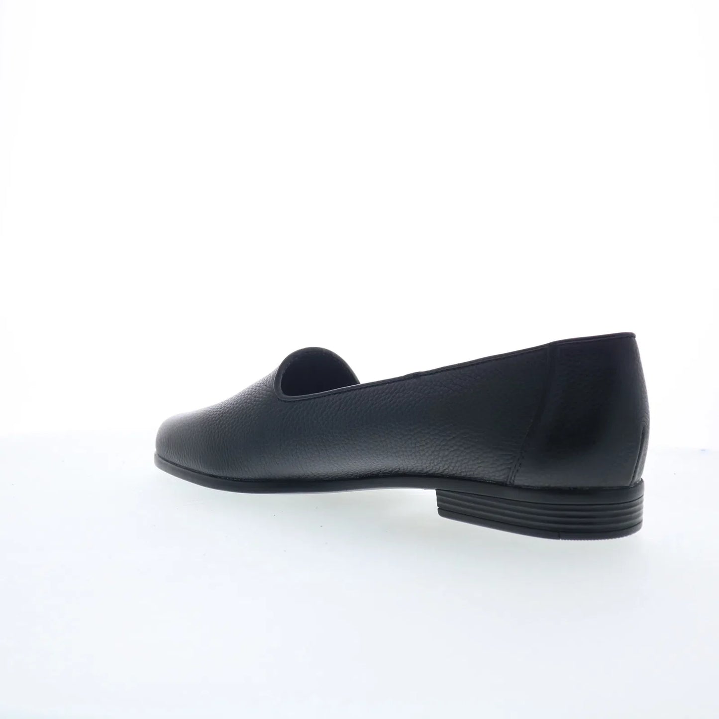 Trotters Liz Tumbled T1807-001 Womens Black Leather Loafer Flats Shoes