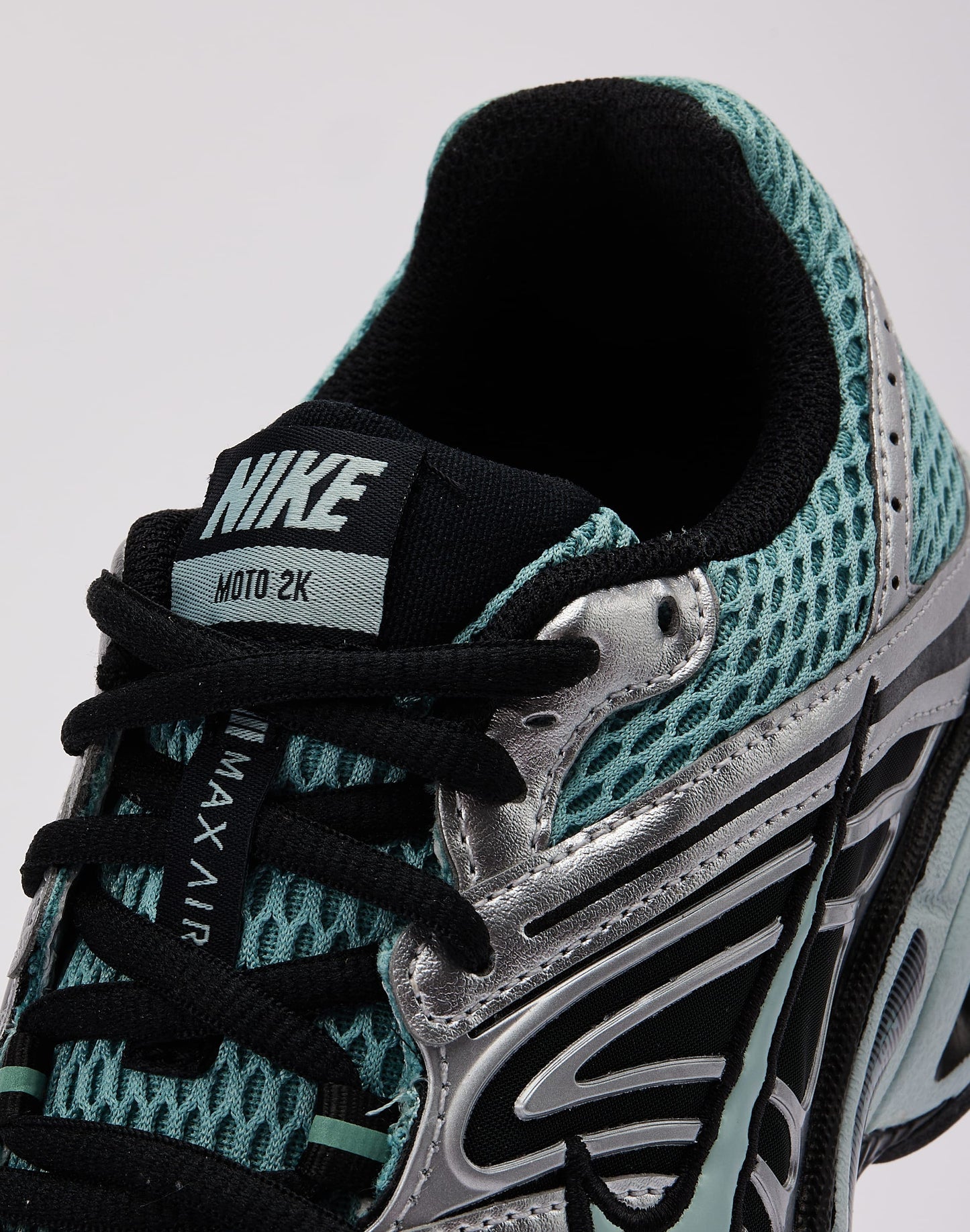 Nike Air Max Moto 2K