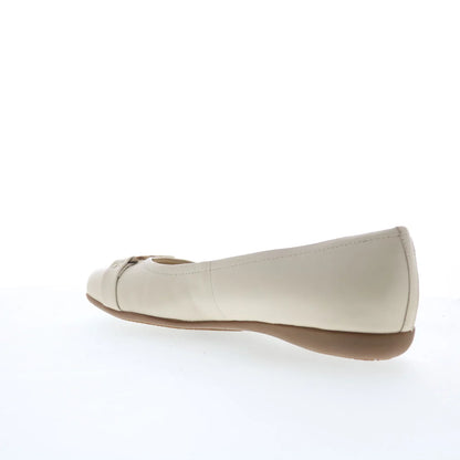 Trotters Sizzle Signature T1251-112 Womens Beige Leather Ballet Flats Shoes