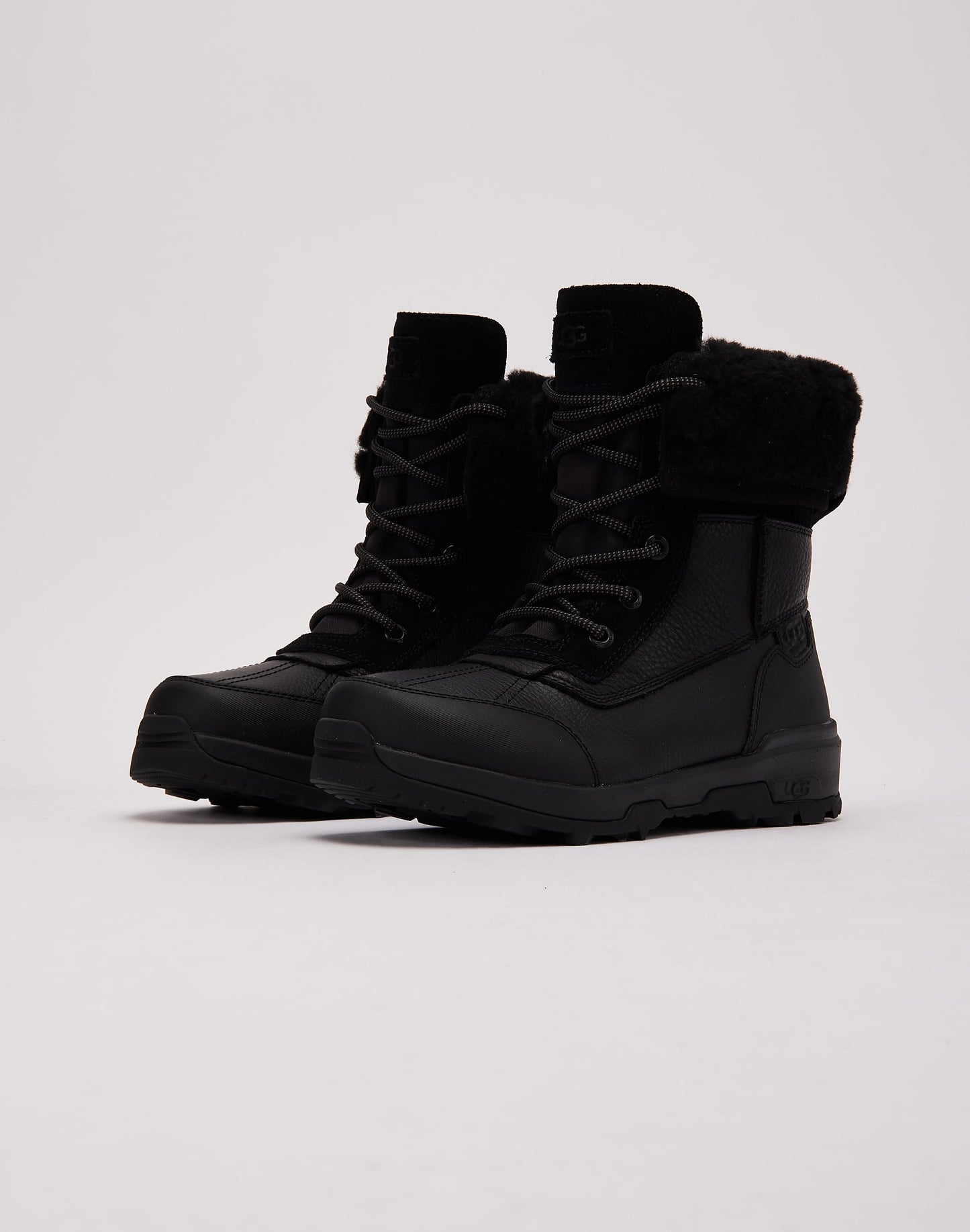 UGG Adirondack Boot XXV Grade-School