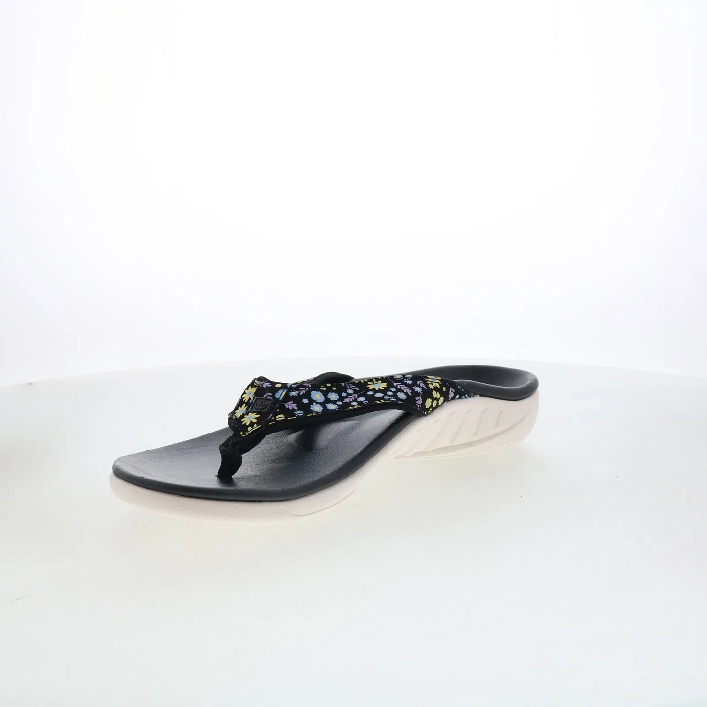 Spenco Yumi Dainty Floral SP1128BLK Womens Black Flip-Flops Sandals Shoes